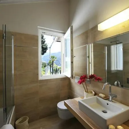 Sleeps 6 *