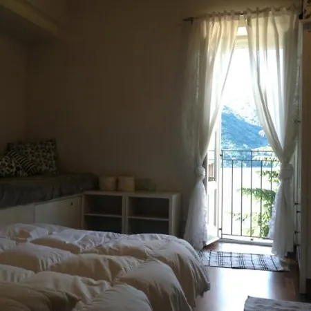 Sleeps 6 * Moltrasio