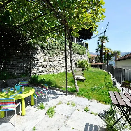 Holiday home Sleeps 6 *